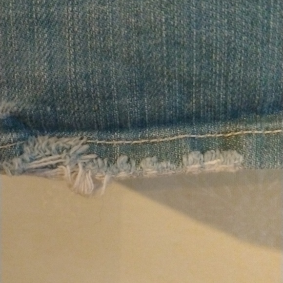 7 for all mankind size 25 lightwash flares. Great fit and color for school! - Picture 6 of 13